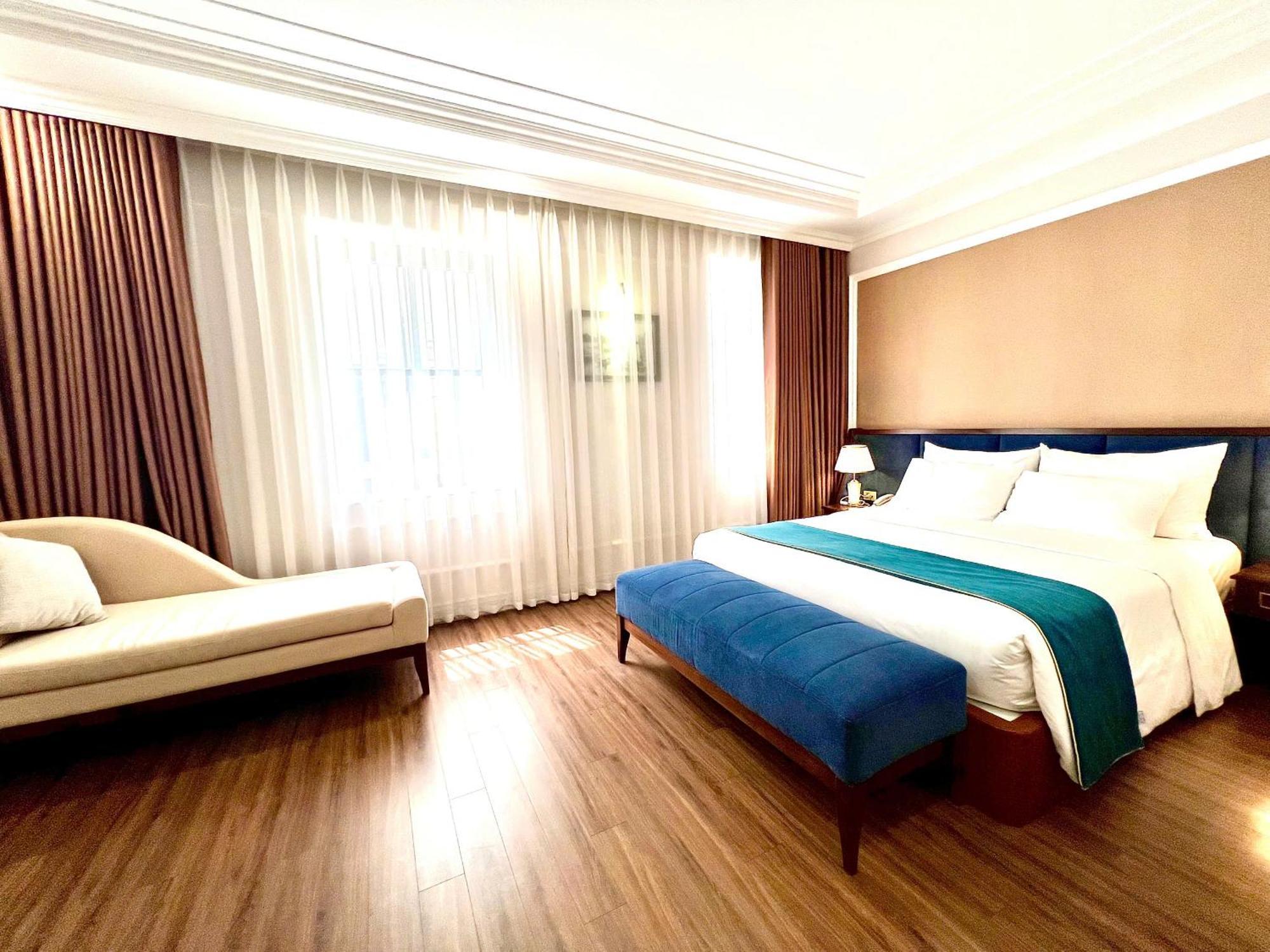 Rubyqueen Halong Hotel Ha Long Exteriör bild